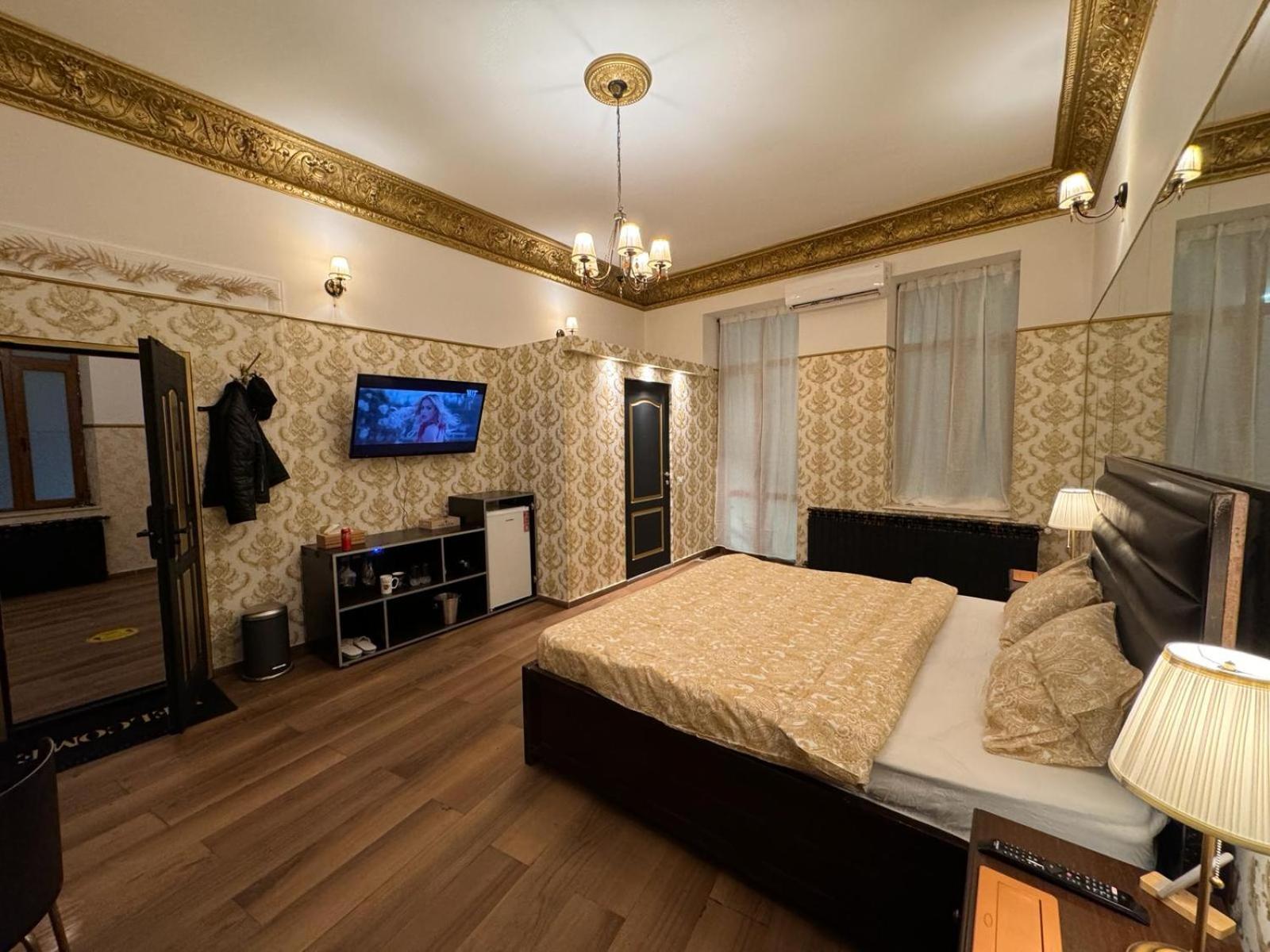 The King Suite With Balcony View Piata Romana Bukarest Kültér fotó
