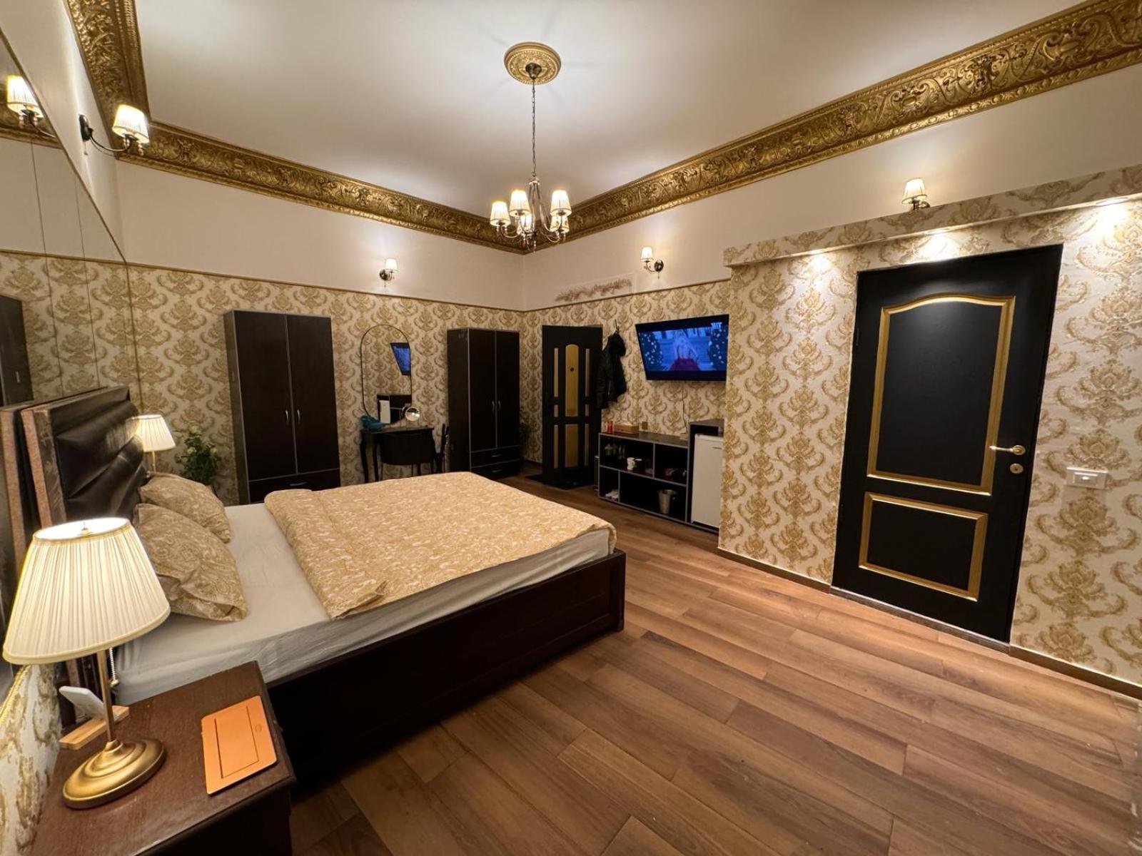 The King Suite With Balcony View Piata Romana Bukarest Kültér fotó